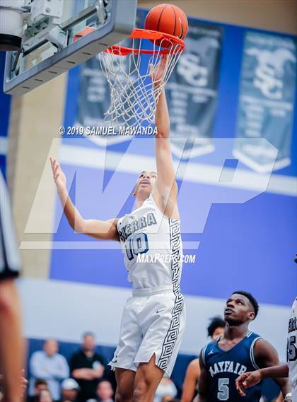 Thumbnail 3 in Sierra Canyon vs Mayfair (ESPN Sierra Canyon Super Showcase) photogallery.