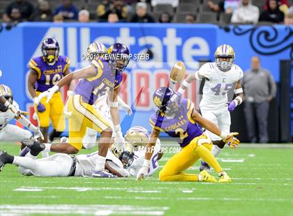 Thumbnail 2 in Edna Karr vs. Easton (LHSAA Class 4A Final)  photogallery.