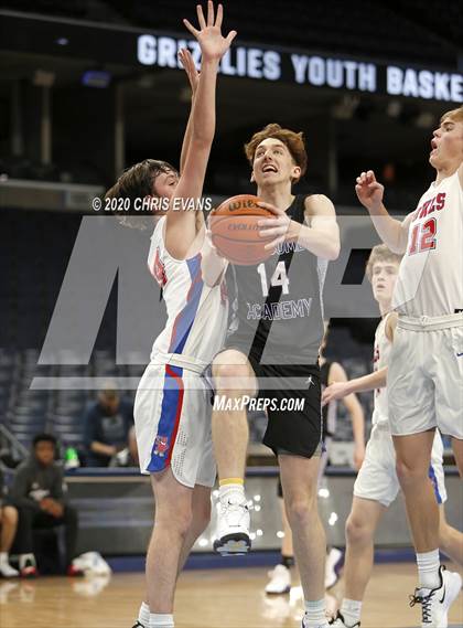 Thumbnail 1 in Memphis University vs. Lipscomb Academy photogallery.