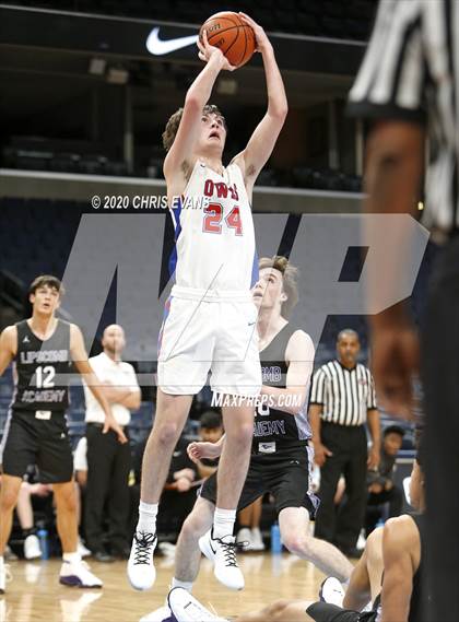 Thumbnail 1 in Memphis University vs. Lipscomb Academy photogallery.
