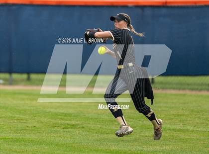 Thumbnail 1 in Noblesville vs. Harrison (IHSAA 4A Regional) photogallery.