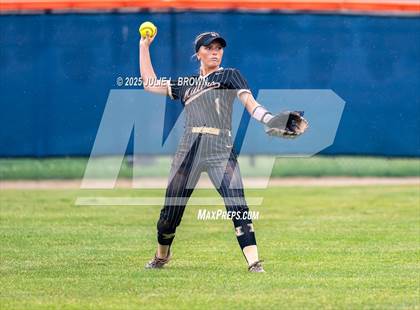 Thumbnail 2 in Noblesville vs. Harrison (IHSAA 4A Regional) photogallery.