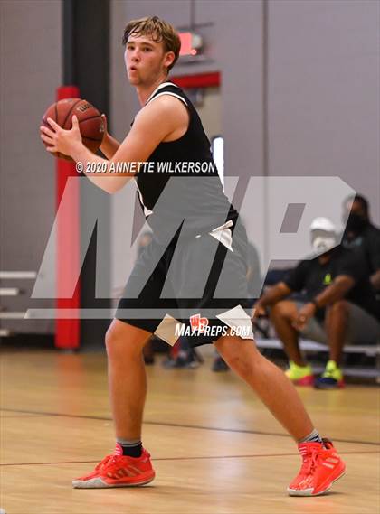 Thumbnail 3 in Winter Park vs. Wekiva (Metro Hoop Fest) photogallery.