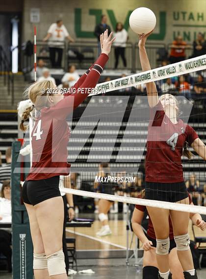 Thumbnail 1 in Northridge vs. Viewmont (UHSAA 5A Second Round) photogallery.
