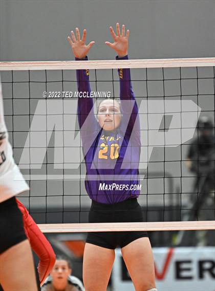 Thumbnail 1 in Lavaca vs Mansfield (AAA 2A State Final) photogallery.