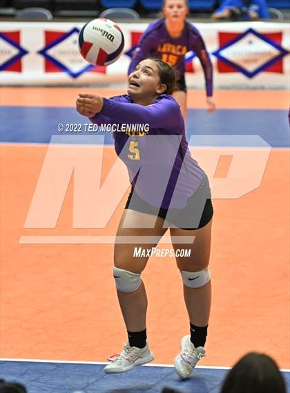 Thumbnail 2 in Lavaca vs Mansfield (AAA 2A State Final) photogallery.