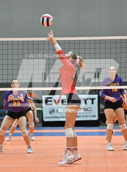 Thumbnail 3 in Lavaca vs Mansfield (AAA 2A State Final) photogallery.