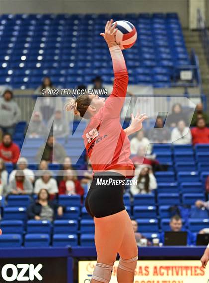 Thumbnail 1 in Lavaca vs Mansfield (AAA 2A State Final) photogallery.