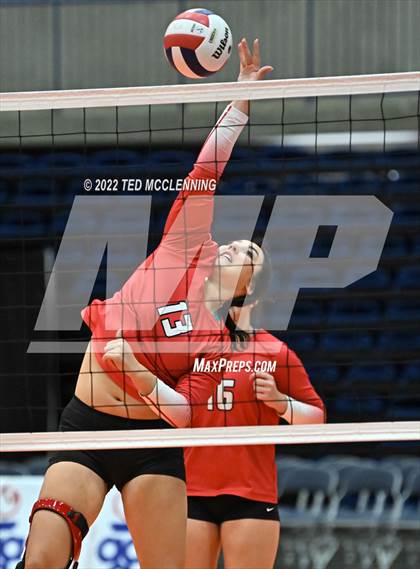 Thumbnail 3 in Lavaca vs Mansfield (AAA 2A State Final) photogallery.