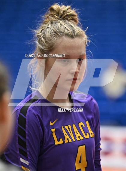 Thumbnail 3 in Lavaca vs Mansfield (AAA 2A State Final) photogallery.