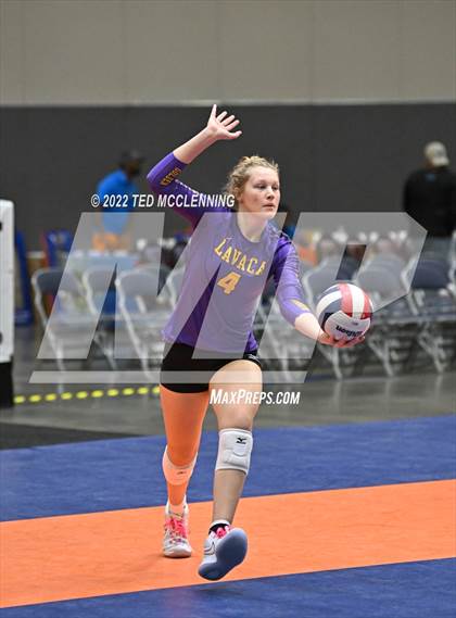 Thumbnail 3 in Lavaca vs Mansfield (AAA 2A State Final) photogallery.