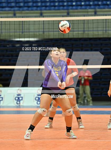 Thumbnail 3 in Lavaca vs Mansfield (AAA 2A State Final) photogallery.