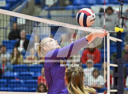 Thumbnail 3 in Lavaca vs Mansfield (AAA 2A State Final) photogallery.