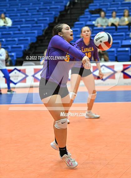 Thumbnail 2 in Lavaca vs Mansfield (AAA 2A State Final) photogallery.