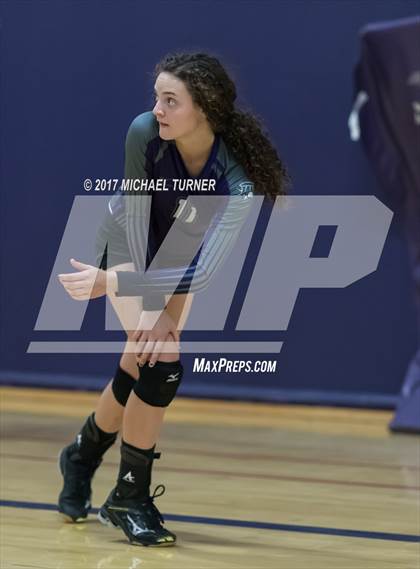 Thumbnail 3 in Colusa vs. Redding Christian photogallery.