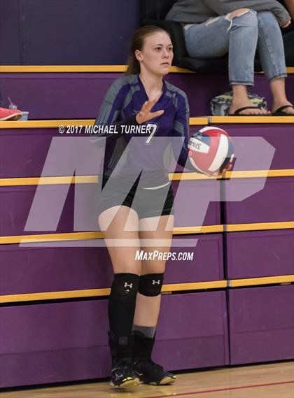 Thumbnail 1 in Colusa vs. Redding Christian photogallery.