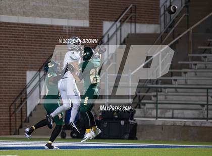 Thumbnail 2 in Reedy vs. Longview (UIL 5A  Area Playoff) photogallery.