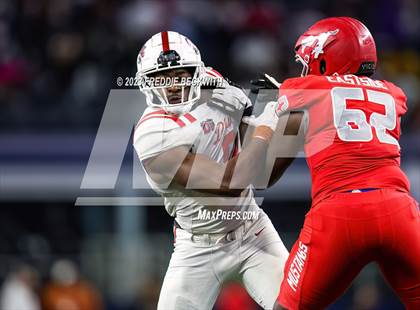 Thumbnail 3 in Duncanville @ North Shore (UIL 6A D1 Football Final) photogallery.