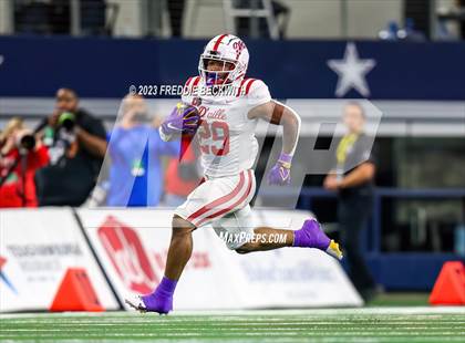 Thumbnail 1 in Duncanville @ North Shore (UIL 6A D1 Football Final) photogallery.