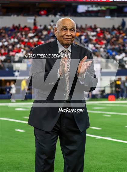 Thumbnail 2 in Duncanville @ North Shore (UIL 6A D1 Football Final) photogallery.