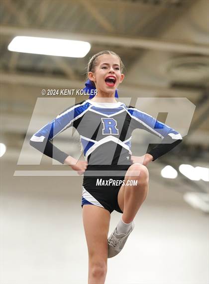 Thumbnail 1 in Rochester vs. Royal Oak (MHSAA Districts) photogallery.