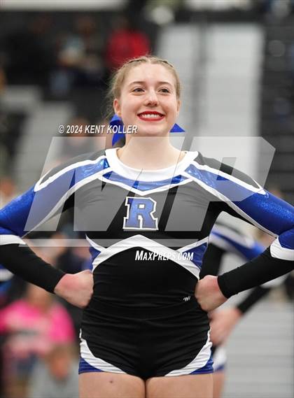Thumbnail 2 in Rochester vs. Royal Oak (MHSAA Districts) photogallery.