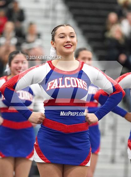 Thumbnail 3 in Rochester vs. Royal Oak (MHSAA Districts) photogallery.
