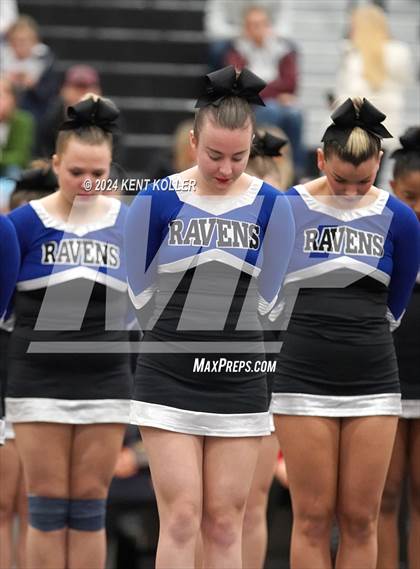 Thumbnail 2 in Rochester vs. Royal Oak (MHSAA Districts) photogallery.