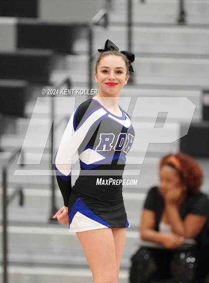Thumbnail 2 in Rochester vs. Royal Oak (MHSAA Districts) photogallery.