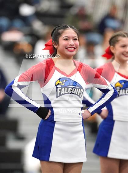 Thumbnail 2 in Rochester vs. Royal Oak (MHSAA Districts) photogallery.
