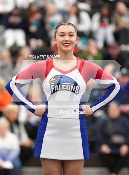 Thumbnail 2 in Rochester vs. Royal Oak (MHSAA Districts) photogallery.