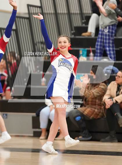 Thumbnail 3 in Rochester vs. Royal Oak (MHSAA Districts) photogallery.