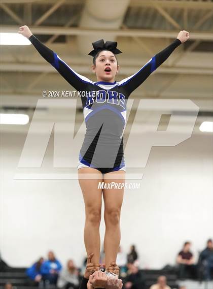 Thumbnail 3 in Rochester vs. Royal Oak (MHSAA Districts) photogallery.