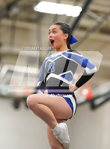 Thumbnail 3 in Rochester vs. Royal Oak (MHSAA Districts) photogallery.