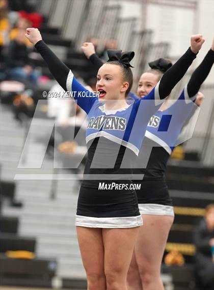 Thumbnail 3 in Rochester vs. Royal Oak (MHSAA Districts) photogallery.