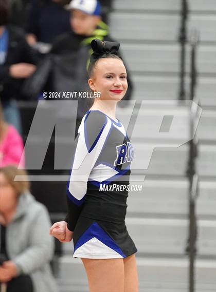 Thumbnail 1 in Rochester vs. Royal Oak (MHSAA Districts) photogallery.