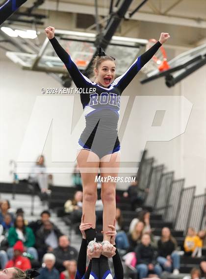 Thumbnail 1 in Rochester vs. Royal Oak (MHSAA Districts) photogallery.