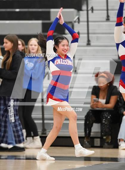 Thumbnail 3 in Rochester vs. Royal Oak (MHSAA Districts) photogallery.