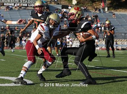 Thumbnail 3 in Oaks Christian vs. Alemany photogallery.