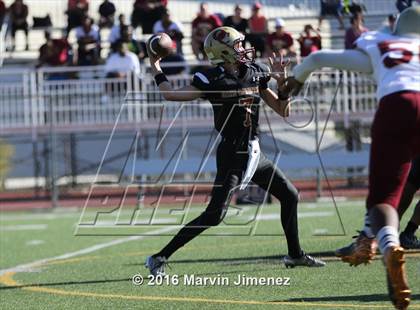 Thumbnail 3 in Oaks Christian vs. Alemany photogallery.