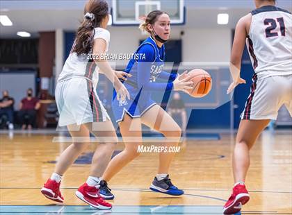Thumbnail 3 in Iolani vs Maui (HHSAA D1 Quarterfinal Playoff) photogallery.