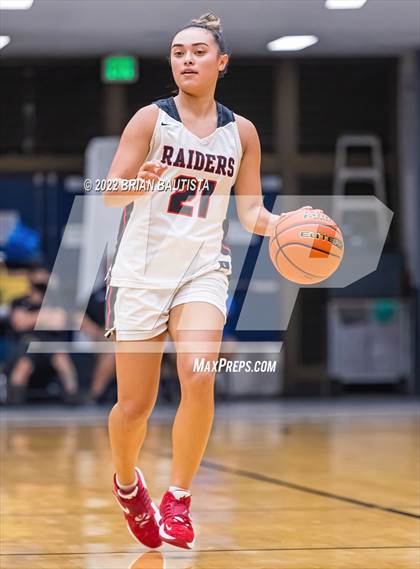 Thumbnail 3 in Iolani vs Maui (HHSAA D1 Quarterfinal Playoff) photogallery.