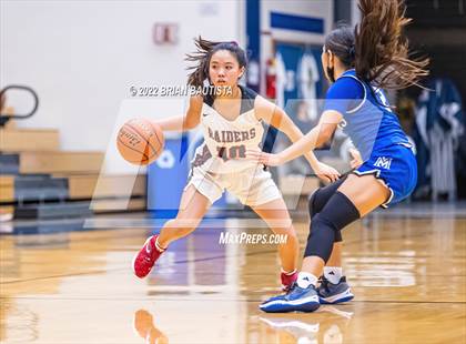 Thumbnail 3 in Iolani vs Maui (HHSAA D1 Quarterfinal Playoff) photogallery.