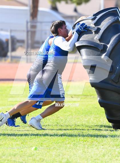 Thumbnail 1 in Lineman Drills (Cactus Duel Out West 7-on-7 Tournament) photogallery.