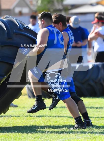 Thumbnail 3 in Lineman Drills (Cactus Duel Out West 7-on-7 Tournament) photogallery.