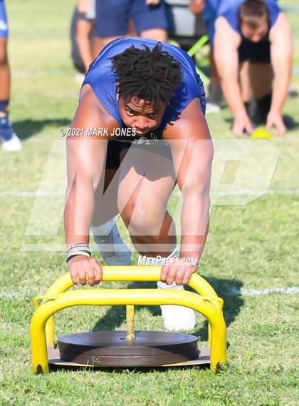 Thumbnail 1 in Lineman Drills (Cactus Duel Out West 7-on-7 Tournament) photogallery.