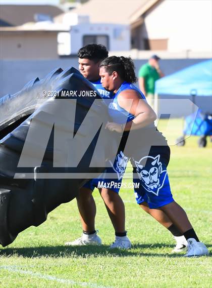 Thumbnail 2 in Lineman Drills (Cactus Duel Out West 7-on-7 Tournament) photogallery.