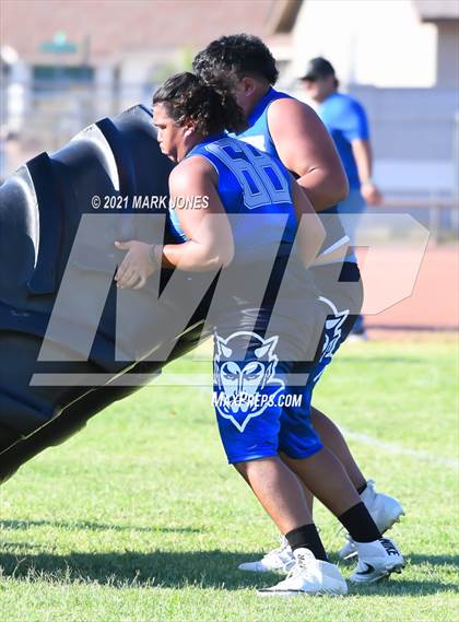 Thumbnail 1 in Lineman Drills (Cactus Duel Out West 7-on-7 Tournament) photogallery.