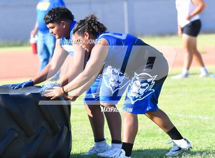 Thumbnail 1 in Lineman Drills (Cactus Duel Out West 7-on-7 Tournament) photogallery.