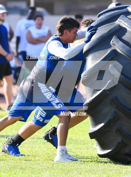 Thumbnail 1 in Lineman Drills (Cactus Duel Out West 7-on-7 Tournament) photogallery.